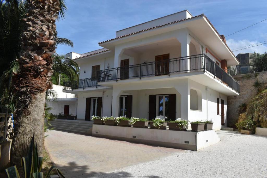 B&B Lastracu Кастелламмаре-дель-Гольфо Екстер'єр фото